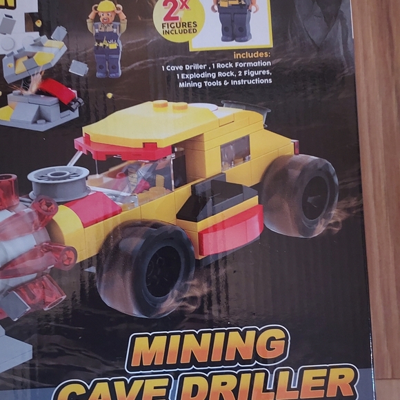 Block Tech Construction Crew Mining Cave Driller Building Set Sealed 204 Pieces - Picture 3 of 9